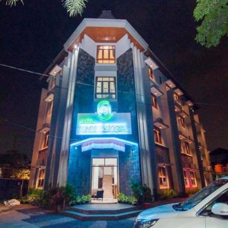 Corsica Hotel Bandung Buitenkant foto
