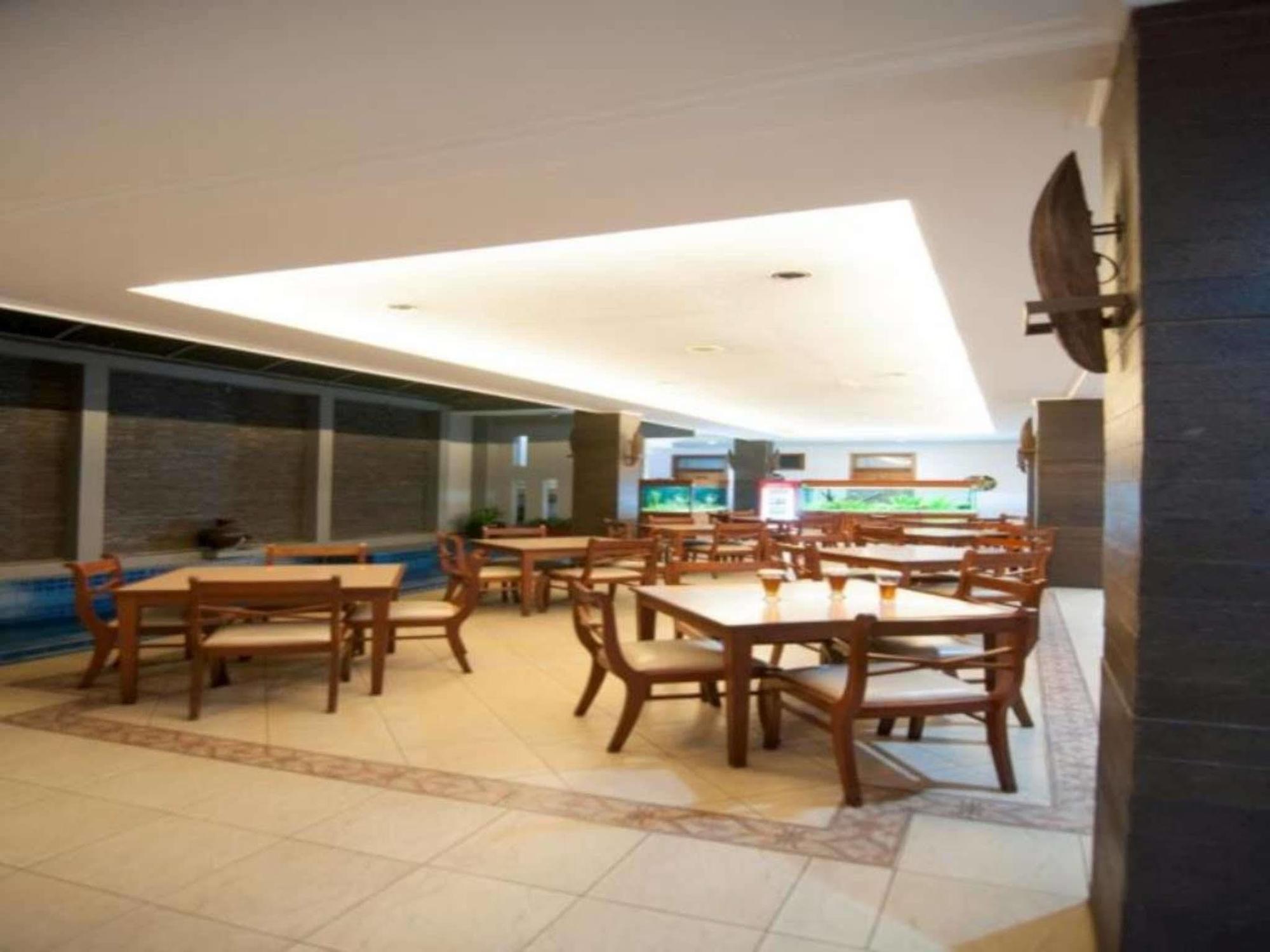 Corsica Hotel Bandung Buitenkant foto